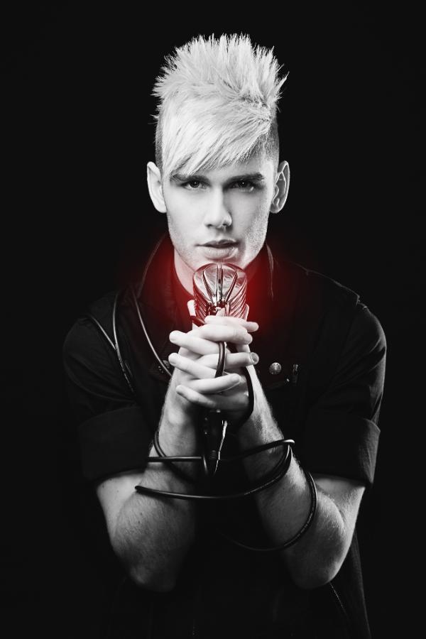 21 musiccolton dixon 0076 glow bw